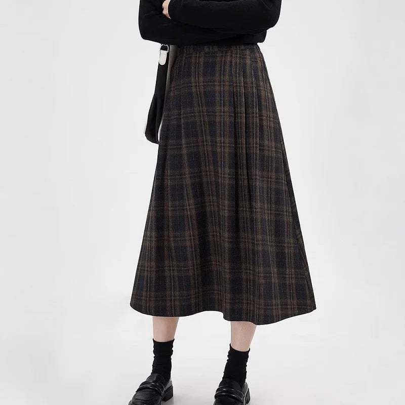 Autumn 2024 Temperament Commuter Plaid Skirt Female Youth Popular Fashion Casual French Retro Slimming Hair A-Line Skirt Trend voguable