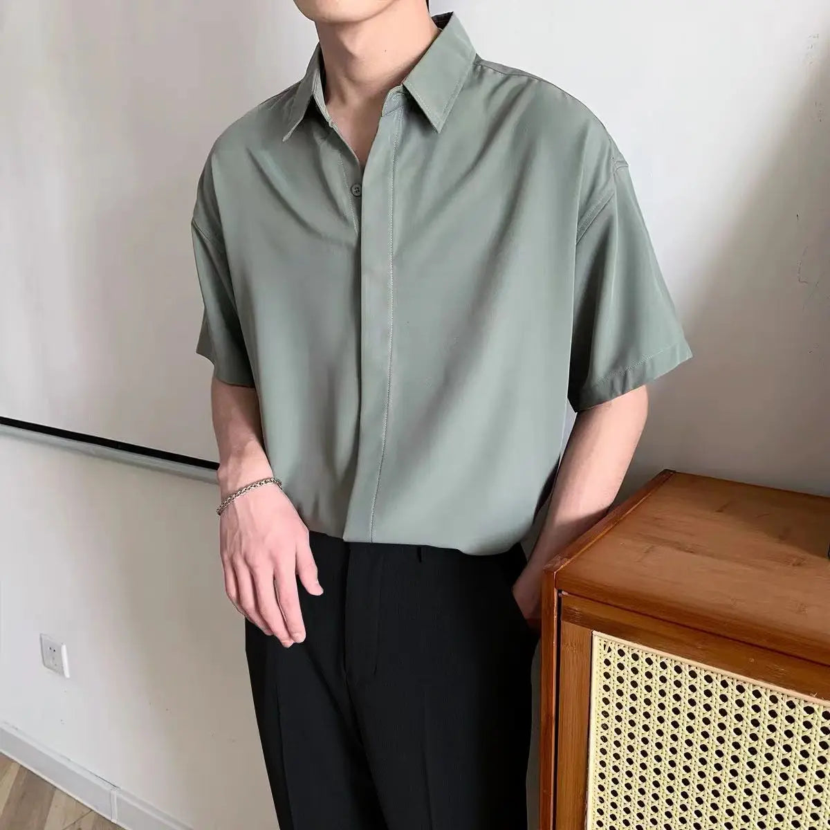 Korean Version Short Sleeve Shirts for Men Thin Ice Silk Summer No-iron High-end Drape Loose Business Casual Solid Color Shirt voguable