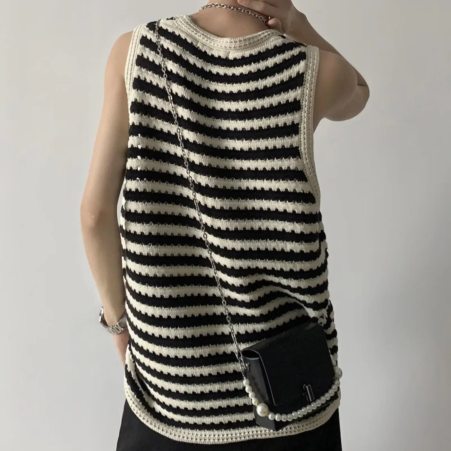 New Black and White Striped Hollow Mens Sweater Vest Casual Loose Sleeveless Houndstooth Harajuku Spaghetti Straps Sweater Vest voguable