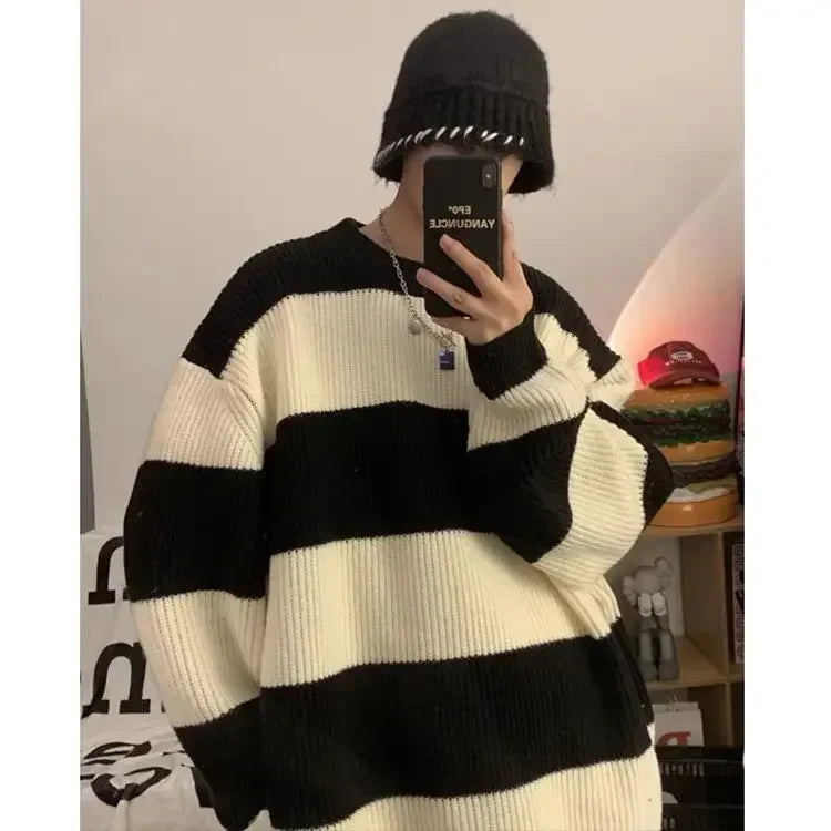 Korean style patchwork striped sweater for men in autumn and winter lazy loose knitted sweater round neck retro trendy sweater voguable