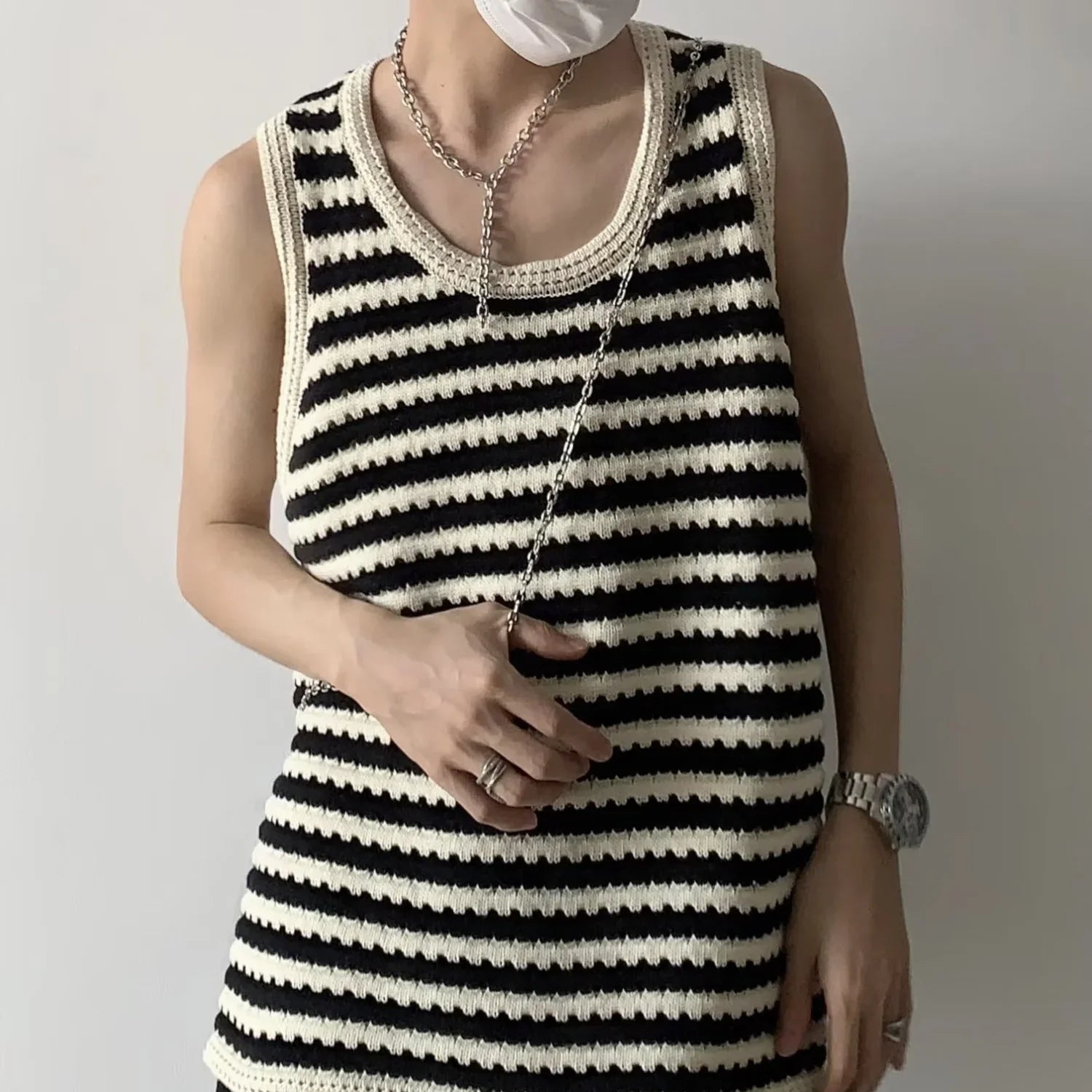 New Black and White Striped Hollow Mens Sweater Vest Casual Loose Sleeveless Houndstooth Harajuku Spaghetti Straps Sweater Vest voguable