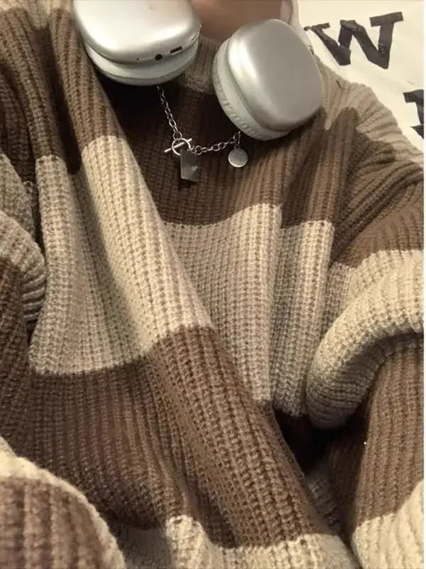 Korean style patchwork striped sweater for men in autumn and winter lazy loose knitted sweater round neck retro trendy sweater voguable